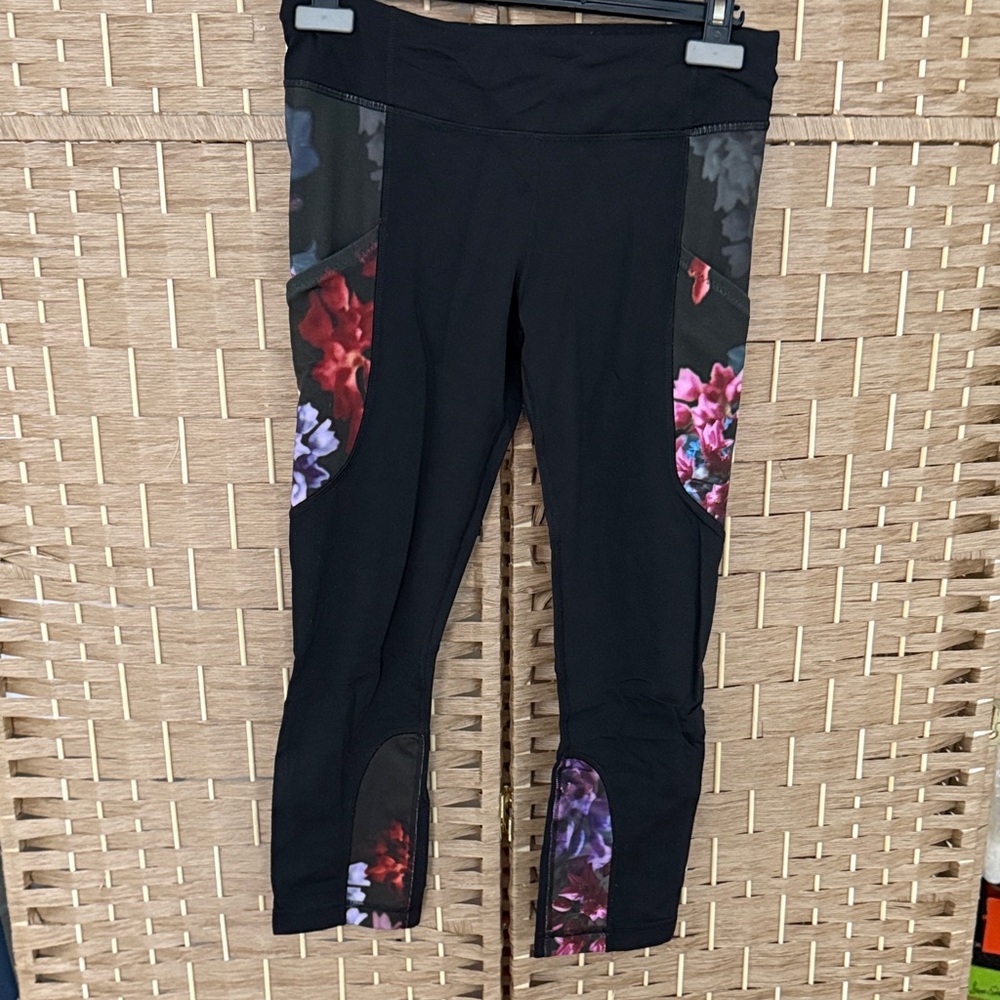 lululemon athletica Black Floral Leggings size 8 crop